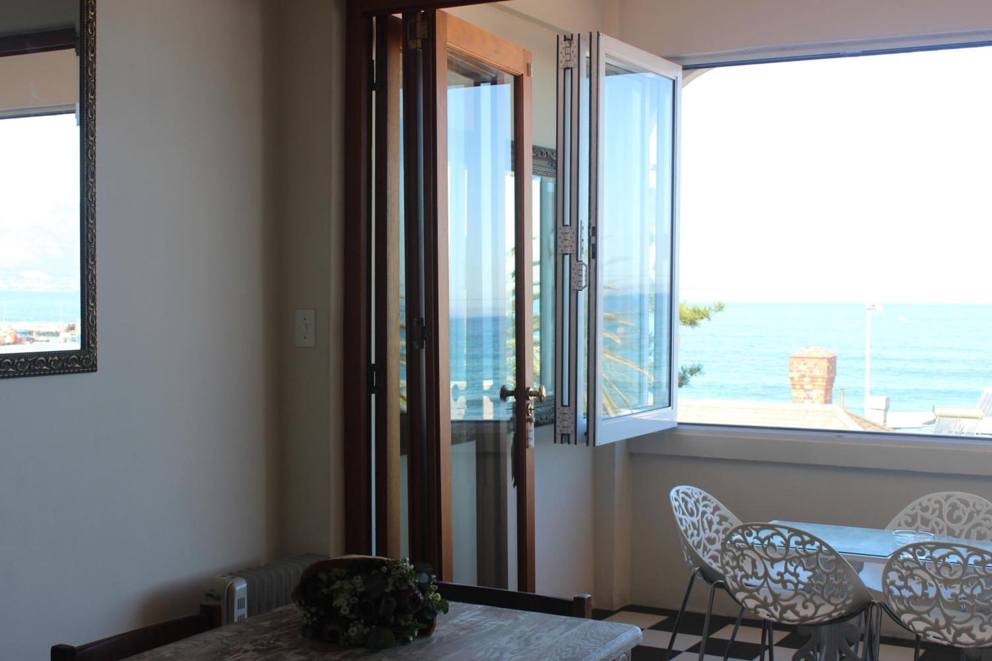 Apartment Harbour Views *